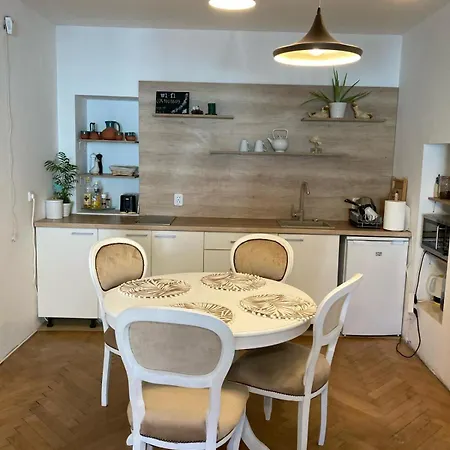 Valentina'S Apartment In City Center Brasov Exterior photo
