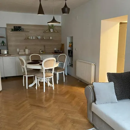 Valentina'S Apartment In City Center Brasov Exterior photo