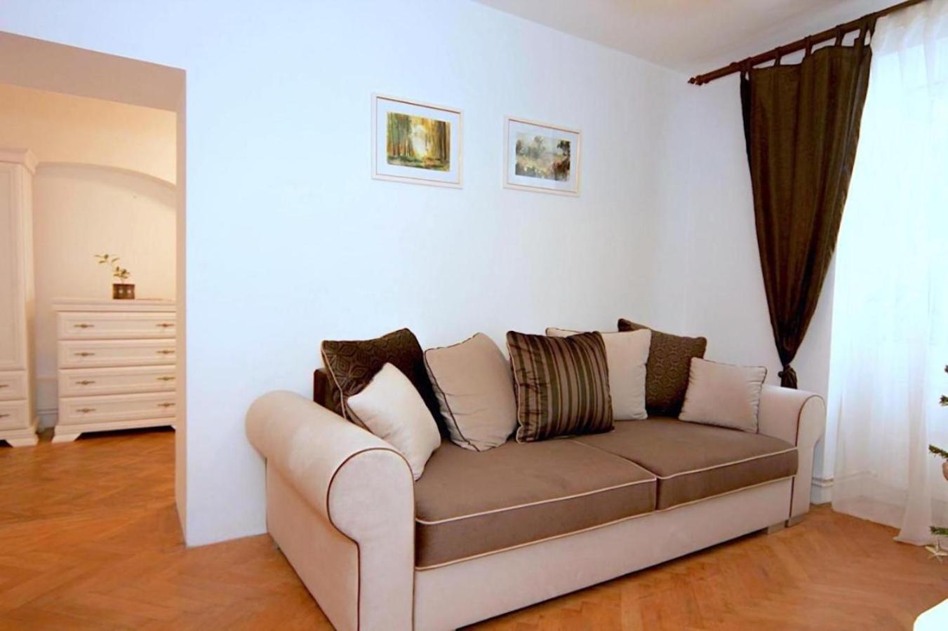 Valentina's In Center * Braşov