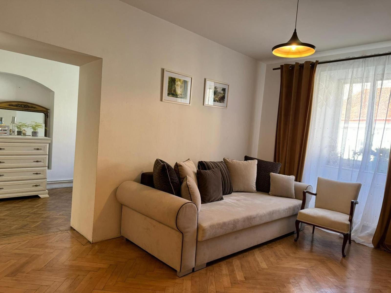 Valentina's In Center Apartment Brasov